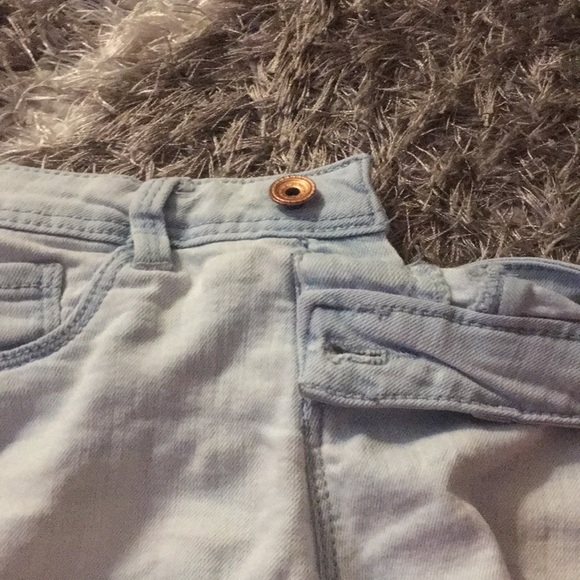 Shorts - Picture 3 of 4